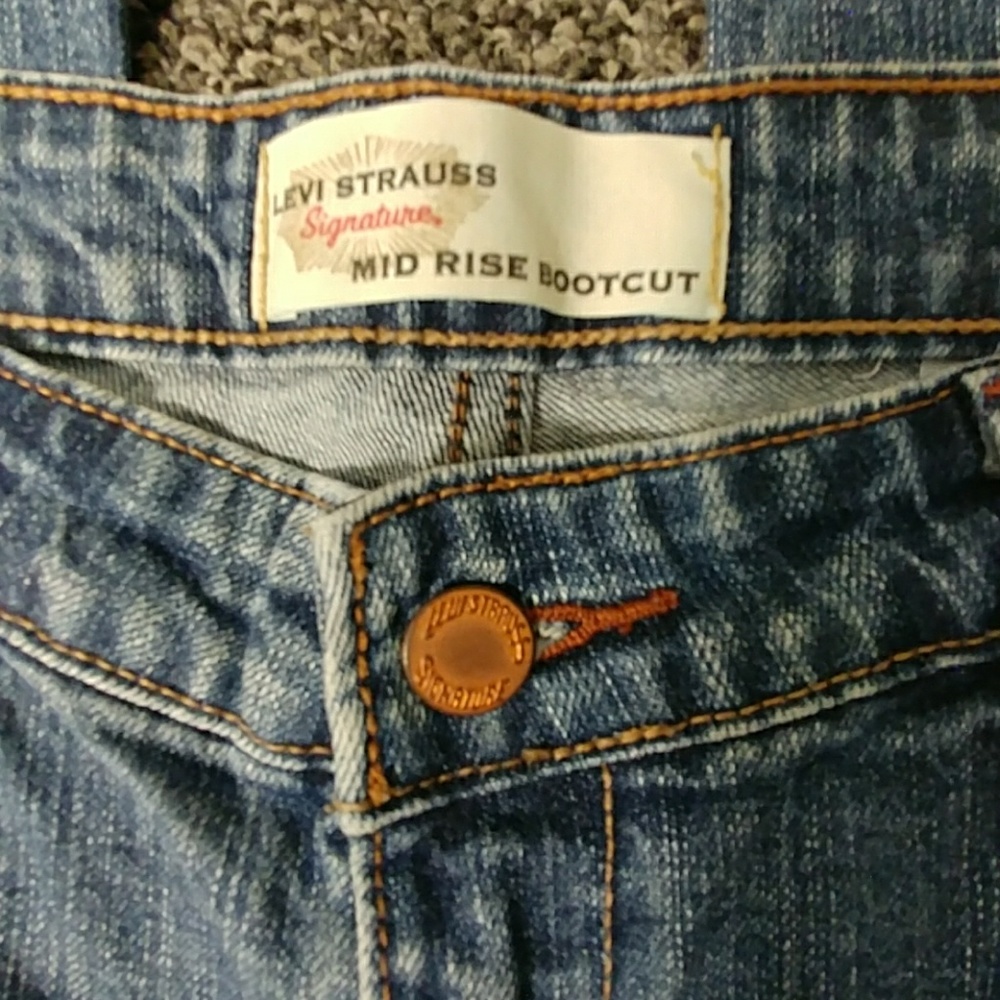 Levi Strauss Signature Mid Rise Boot Cut. 12S - Picture 5 of 7